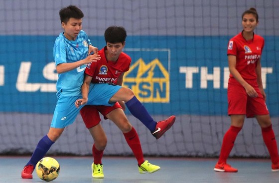 Trận Thái Sơn Nam Quận 8 gặp Phong Phú Hà Nam. Ảnh: Dư Hải