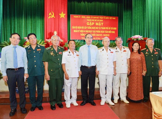 Bí thư Thành ủy TPHCM Nguyễn Thiện Nhân gặp mặt cựu tướng lĩnh quân đội ảnh 1