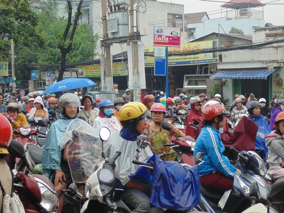 Thi tuyển sinh lớp 10: Đề môn Văn dễ, câu hỏi nghị luận xã hội hơi dài ảnh 3