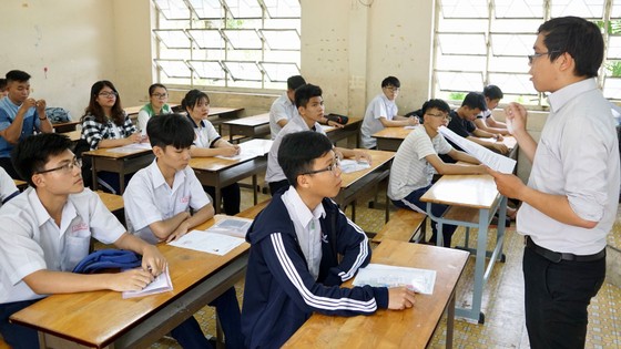 TPHCM: Hơn 78.000 thí sinh làm thủ tục dự thi THPT quốc gia năm 2018 ảnh 7