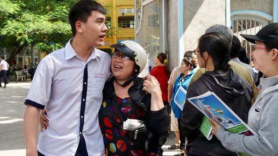 Đề thi môn Văn 'dễ thở', không làm khó thí sinh ảnh 2