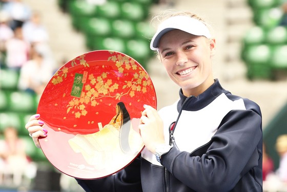 Cuối cùng thì, Caroline Wozniacki cũng giành được danh hiệu trong mùa