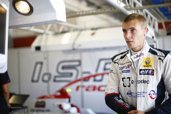 Sergei Sirotkin là ứng viên hàng đầu cho vị trí còn lại của đội đua Williams