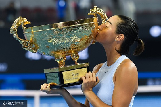 Vừa lên ngôi Nữ hoàng, Halep đã thua sấp mặt ở chung kết Beijing ảnh 2