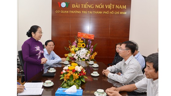 Báo chí góp phần thúc đẩy kinh tế, xã hội TPHCM phát triển ảnh 1