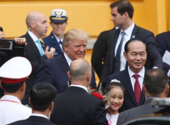 Chủ tịch nước Trần Đại Quang chủ trì lễ đón Tổng thống Donald Trump ảnh 2