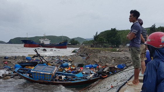 Quảng Bình: Hàng chục tàu chìm trong vịnh Hòn La ảnh 4