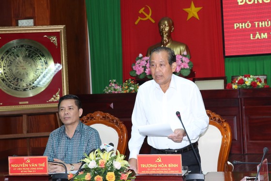 Phó Thủ tướng Trương Hòa Bình làm việc và tặng quà gia đình chính sách ở Sóc Trăng ảnh 1