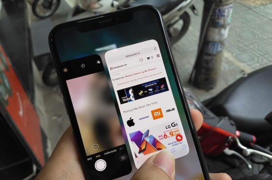 Công thức đẩy giá iPhone X tại Việt Nam ảnh 2
