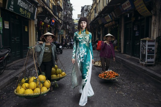 Ấn tượng với nghê Việt trên áo dài truyền thống ảnh 3