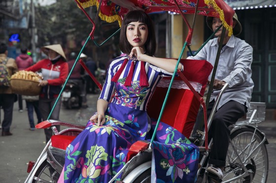 Ấn tượng với nghê Việt trên áo dài truyền thống ảnh 4