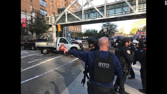 Xe tải đâm vào đám đông ở New York, 8 người chết ảnh 4