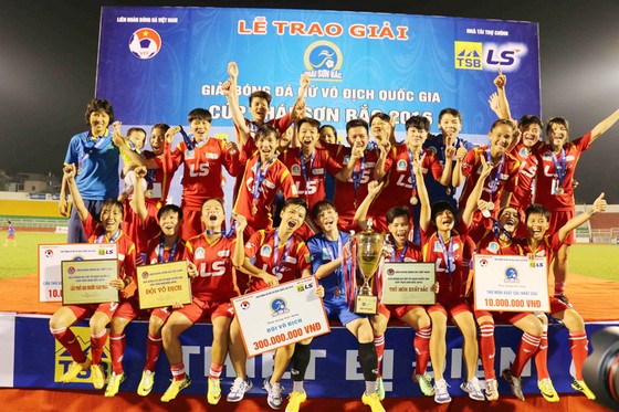 HLV Kim Chi: Ai cũng muốn cống hiến cho ĐTQG ảnh 2