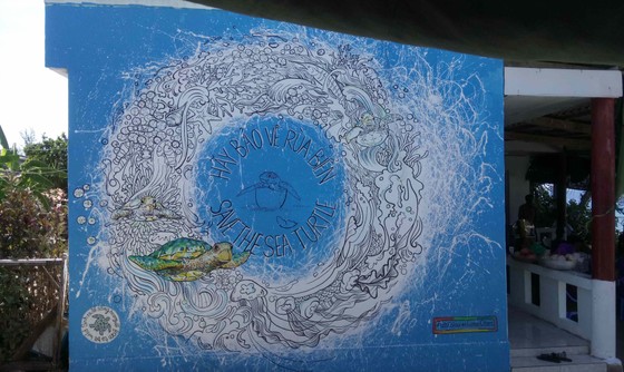 Gửi thông điệp bảo vệ rùa biển qua làng bích họa đảo Lý Sơn ảnh 2
