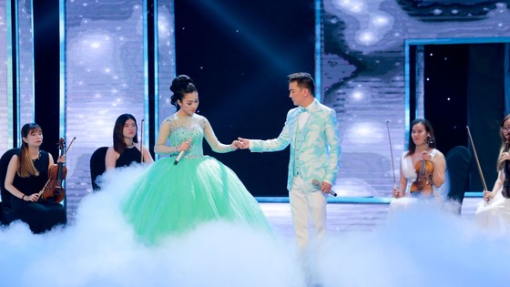 Hellen Thủy đăng quang “Thần Tượng Bolero” mùa 2 ảnh 1