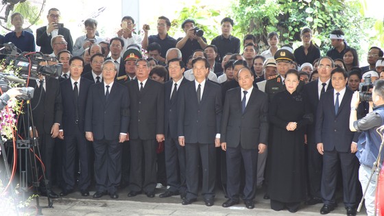 Lễ an táng nguyên Thủ tướng Phan Văn Khải ảnh 7