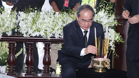 Lễ an táng nguyên Thủ tướng Phan Văn Khải ảnh 5