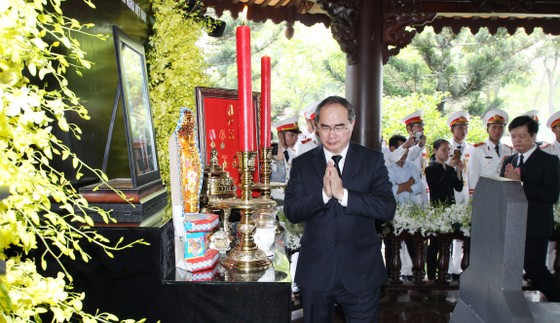 Lễ an táng nguyên Thủ tướng Phan Văn Khải ảnh 6