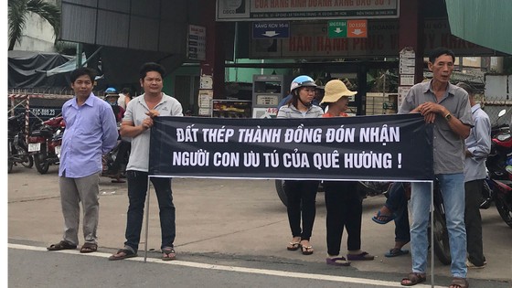 Đông đảo các tầng lớp nhân dân đưa tiễn nguyên Thủ tướng Phan Văn Khải ảnh 18