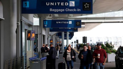 United Airlines bồi thường cho bác sĩ gốc Việt - ảnh 1