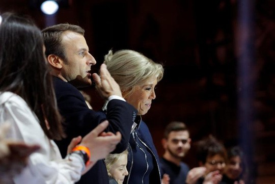 Ông Macron: Tay ngang thành tổng thống trẻ nhất nước Pháp - Ảnh 1. Ông Macron: Tay ngang thành tổng thống trẻ nhất nước Pháp - Ảnh 1.