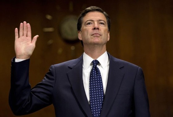 Trump bất ngờ sa thải giám đốc FBI - ảnh 1