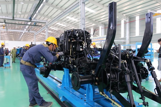 Quảng Nam đưa vào hoạt động nhà máy sản xuất máy nông nghiệp lớn và hiện đại nhất nước  ảnh 2