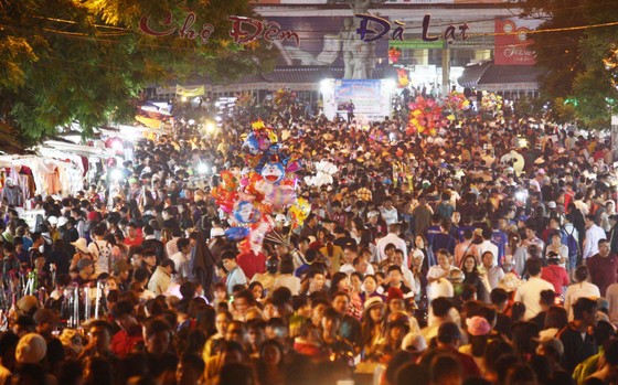 Đà Lạt: Du khách chen chân đi nghỉ mát ảnh 1