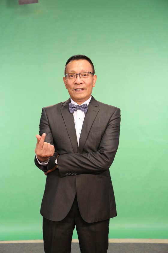 Lại Văn Sâm làm MC gameshow đầu tiên trên điện thoại ảnh 1