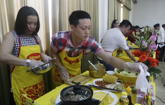 Sôi nổi cuộc thi “Nhà báo với nghệ thuật ẩm thực” 2017 ảnh 1
