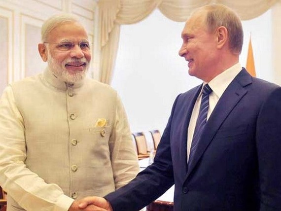 Thủ tướng Ấn Độ Narendra Modi (trái) và Tổng thống Nga Vladimir Putin. Nguồn: NDTV.COM