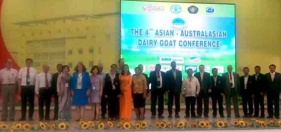 Đông đảo các chuyên gia, nhà khoa học quốc tế tham dự hội nghị Dê sữa Á- Úc