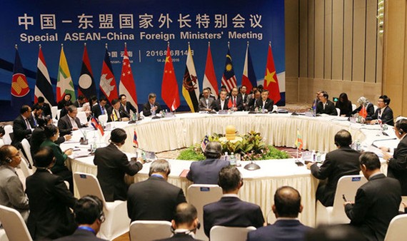 Sắp diễn ra đàm phán ASEAN - Trung Quốc về biển Đông Hội nghị đặc biệt ASEAN - Trung Quốc diễn ra ở Vân Nam đã không thể đưa ra tuyên bố chung. Ảnh: REUTERS