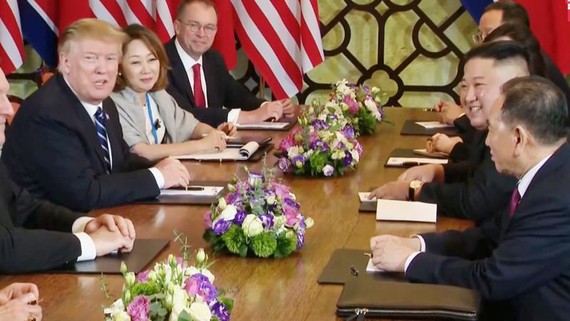 Hai nhà lãnh đạo Mỹ và Triều Tiên trong cuộc hội đàm mở rộng ngày 28-2