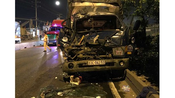 Công an tại hiện trường. Ảnh: ĐAN NGUYÊN