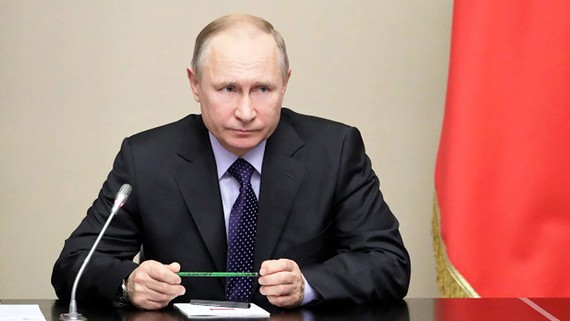 Chiếc bút của Tổng thống Putin hơn 77.000 USD
