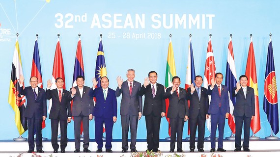 Thủ tướng Nguyễn Xuân Phúc và các trưởng đoàn tham dự hội nghị 