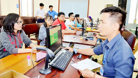 Thí sinh đăng ký xét tuyển vào Trường ĐH Sài Gòn năm 2016 
