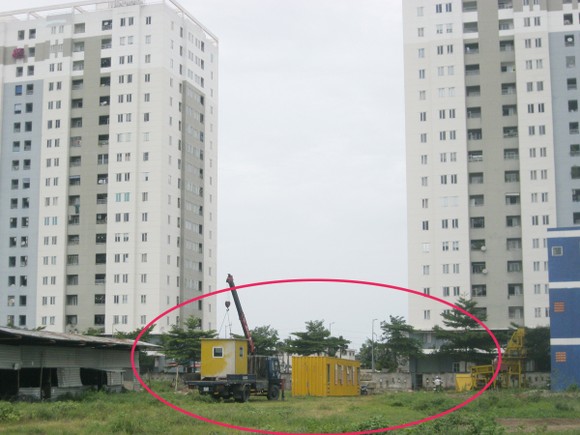 Vụ “trạm ép rác” trong khu dân cư: Dân lo lắng, chính quyền nói yên tâm ảnh 1