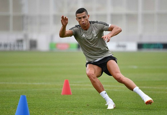 CR7 tập riêng ở Turin ảnh 2