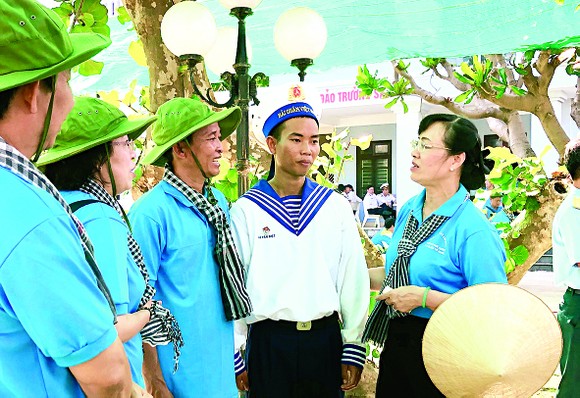 Trường Sa - xa mà gần! ảnh 1