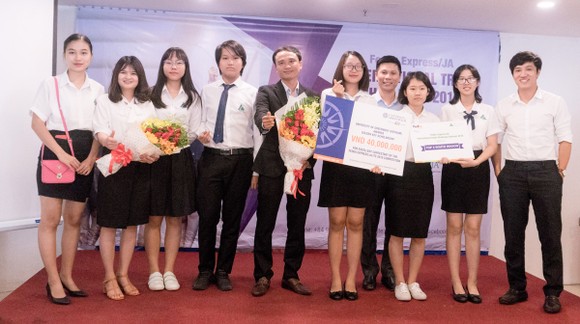 UK Academy đại diện Việt Nam tham dự vòng thi khu vực châu Á - Thái Bình Dương ITC 2018 ảnh 1
