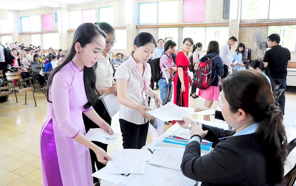 Nỗ lực tuyển giáo viên cho năm học mới ảnh 2