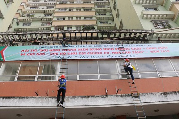 Thanh niên xung kích với “Thử thách độ cao 20m” ảnh 1
