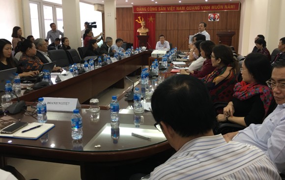 Sau cuộc đối thoại, Cục Bảo vệ thực vật lùi lệnh tái xuất lúa mì lẫn hạt cỏ ảnh 1