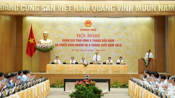 Sáng nay 4-7, Thủ tướng chủ trì họp trực tuyến với 63 tỉnh và thành phố ảnh 1