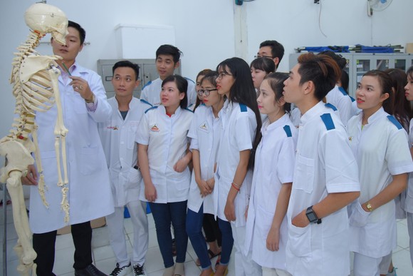 Học Cao đẳng ra trường có việc làm ngay ảnh 2
