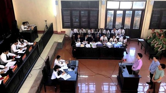 Bác sĩ Hoàng Công Lương bất ngờ im lặng với cơ quan tố tụng ảnh 1
