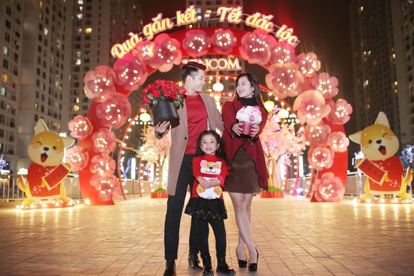 Vui tết gắn kết, sắm quà đắc lộc tại Vincom ảnh 5