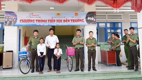 Chiến dịch Tình nguyện Hành Quân Xanh tỉnh Bình Thuận ảnh 7